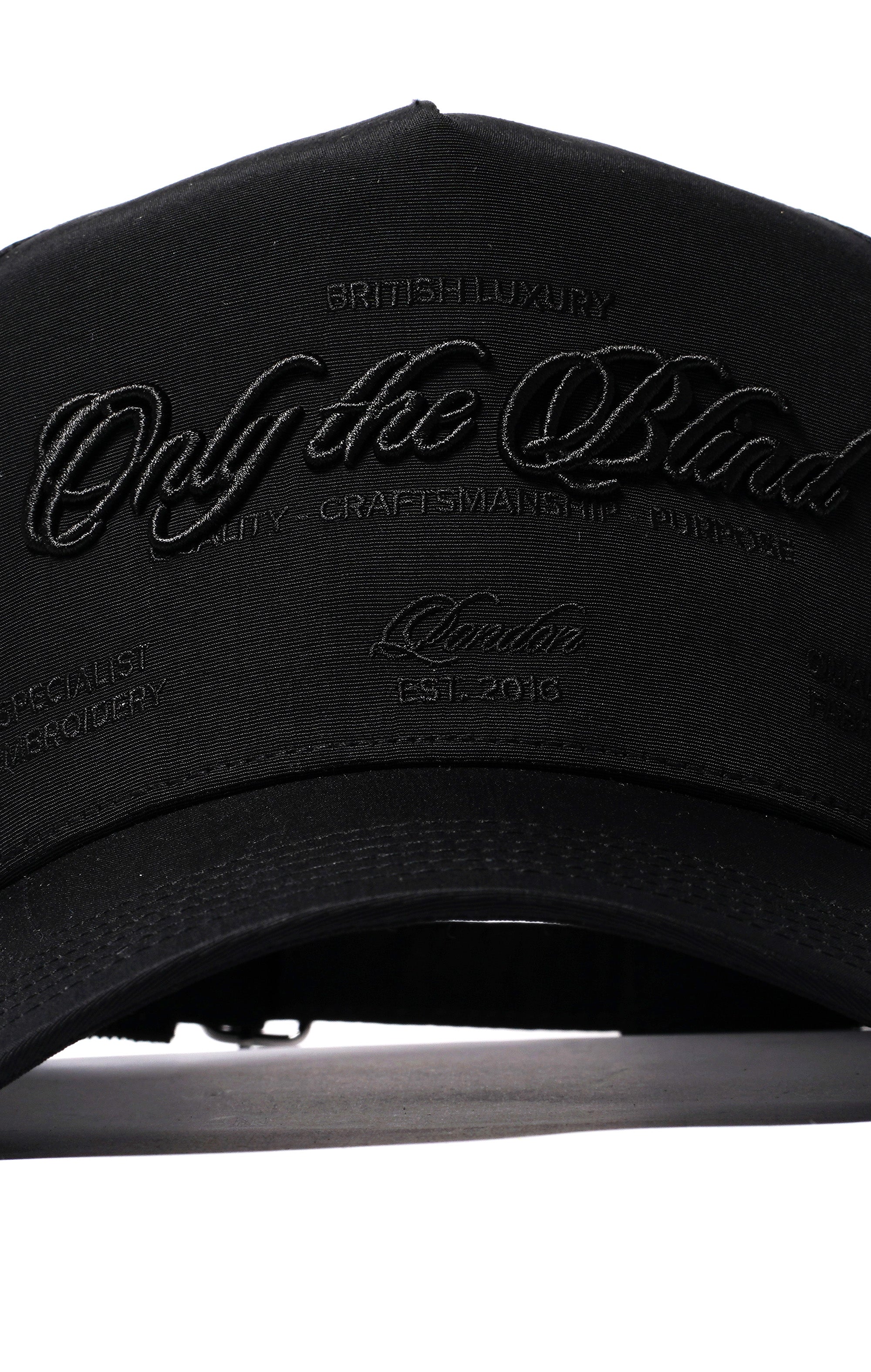 Schwarzer Spezialisten Trucker Cap