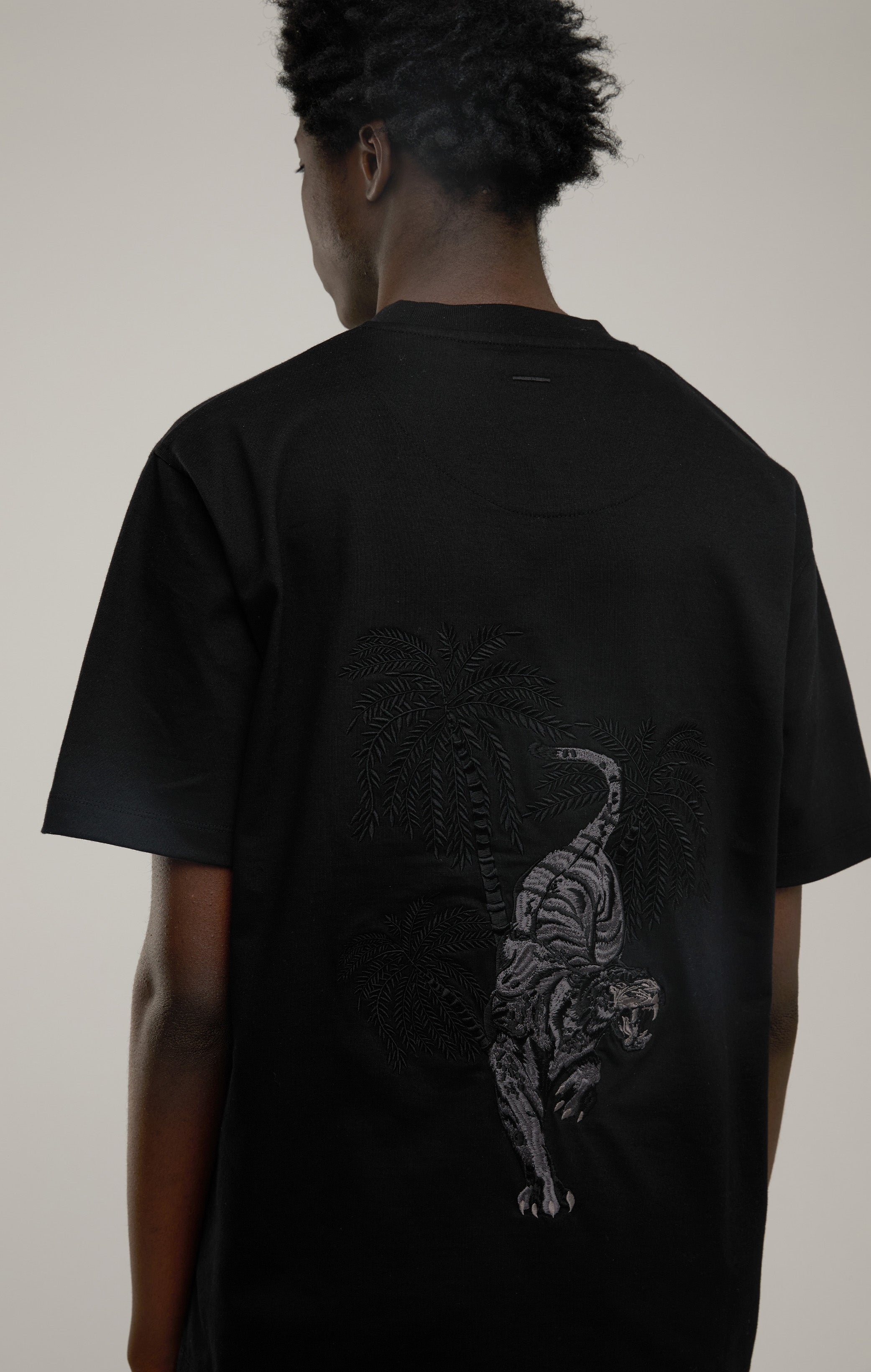 Nächtliches Tiger-T-Shirt