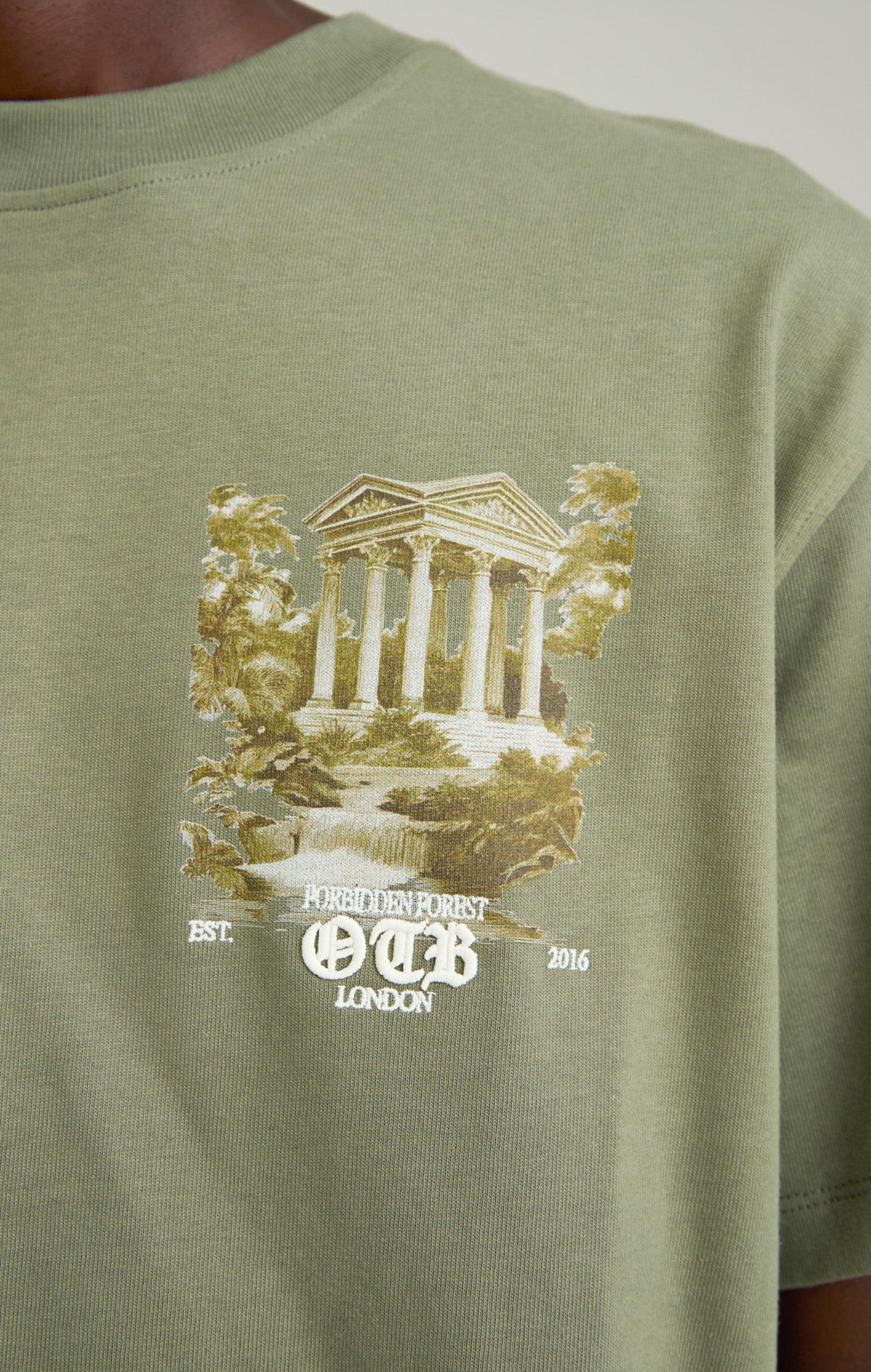 Verbotenes Wald-T-Shirt