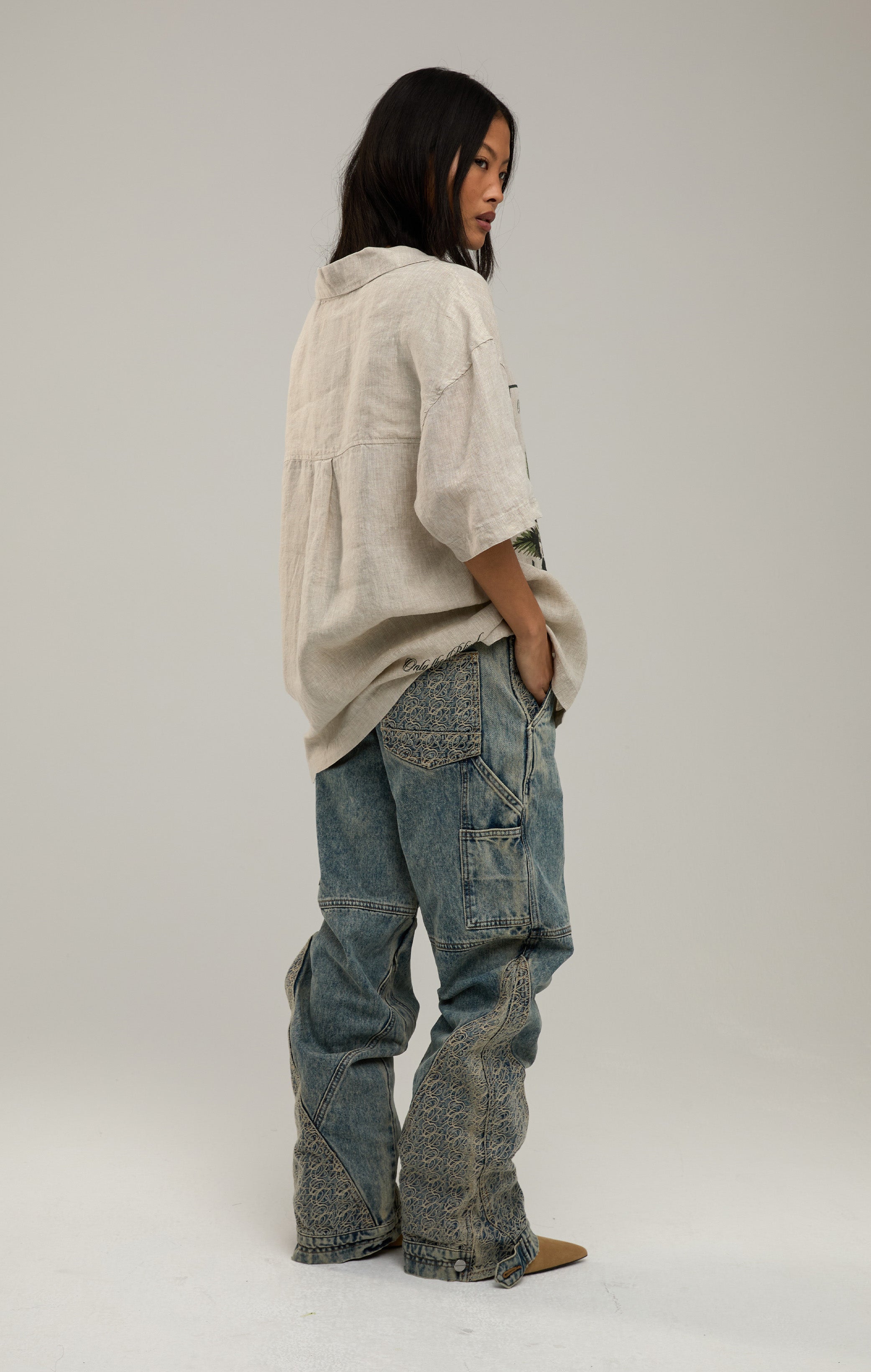 Botanisches Leinenhemd