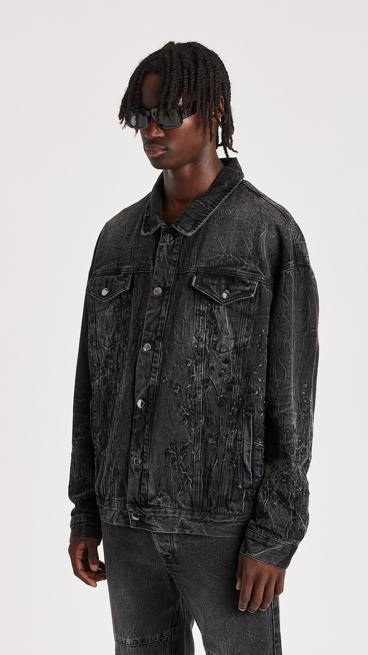 FLORAL NIGHT DENIM JACKET - ONLY THE BLIND™