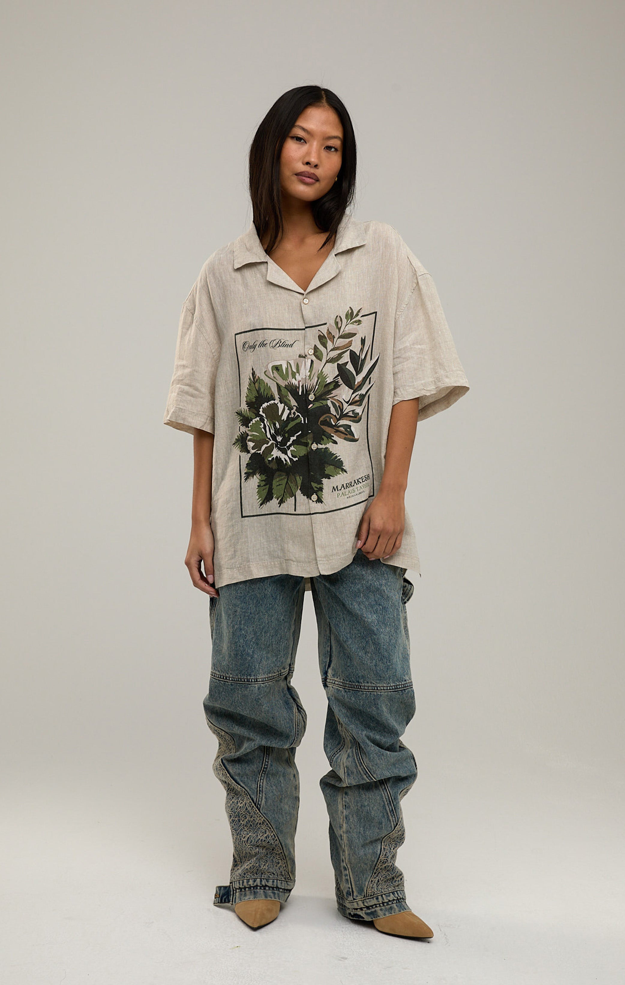 Botanisches Leinenhemd