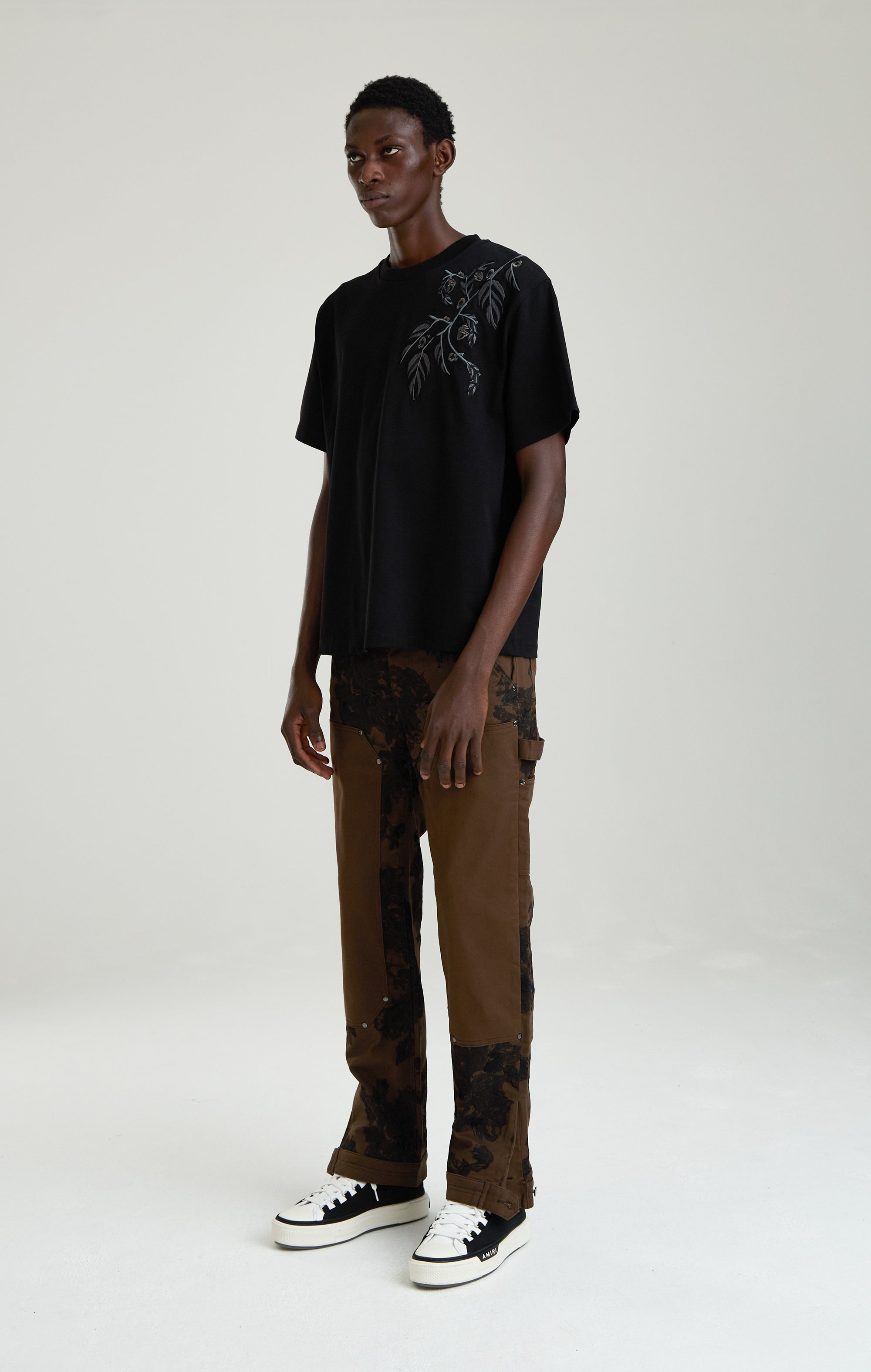 Schwarzes Eichel-T-Shirt