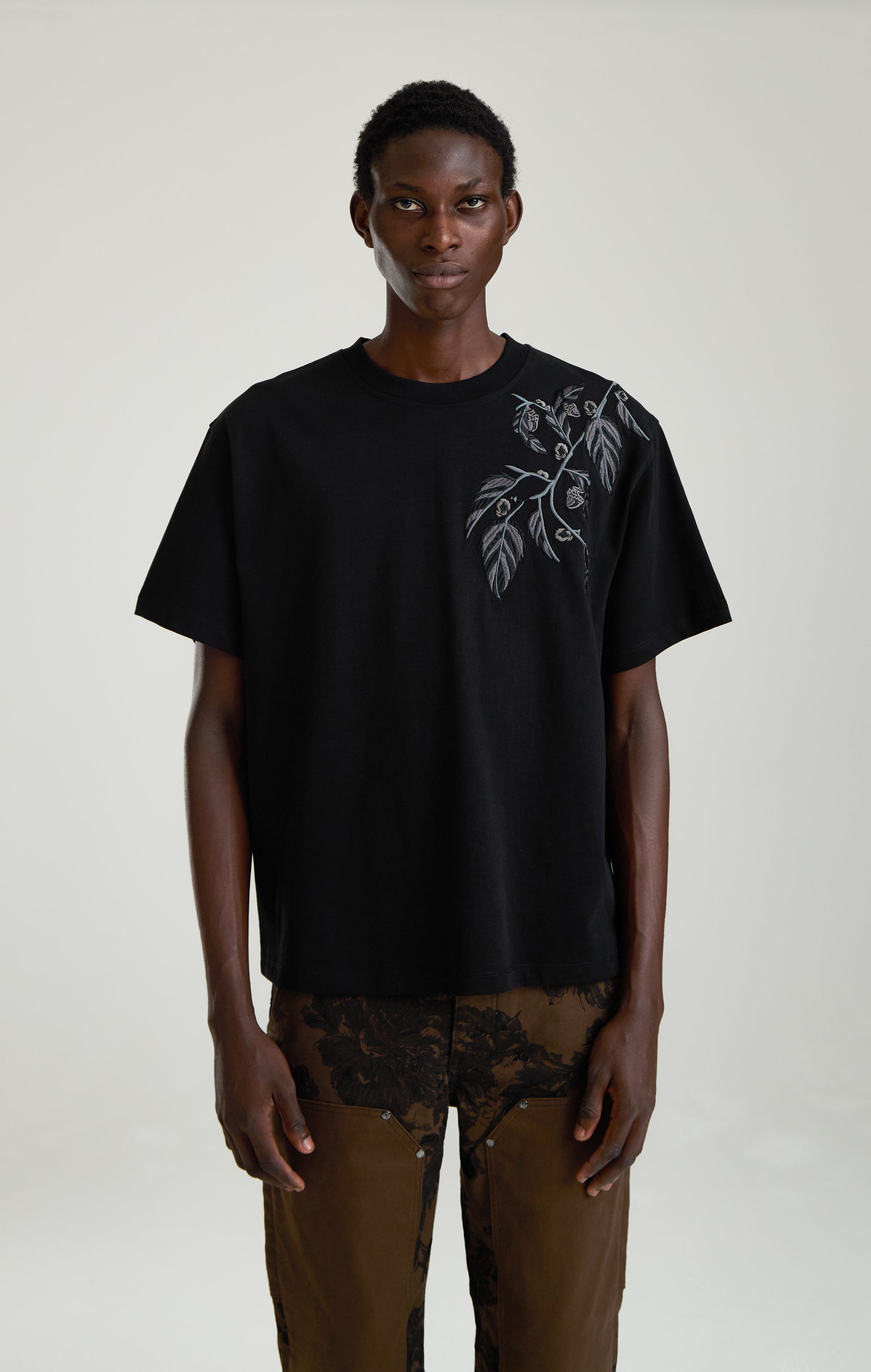 Schwarzes Eichel-T-Shirt