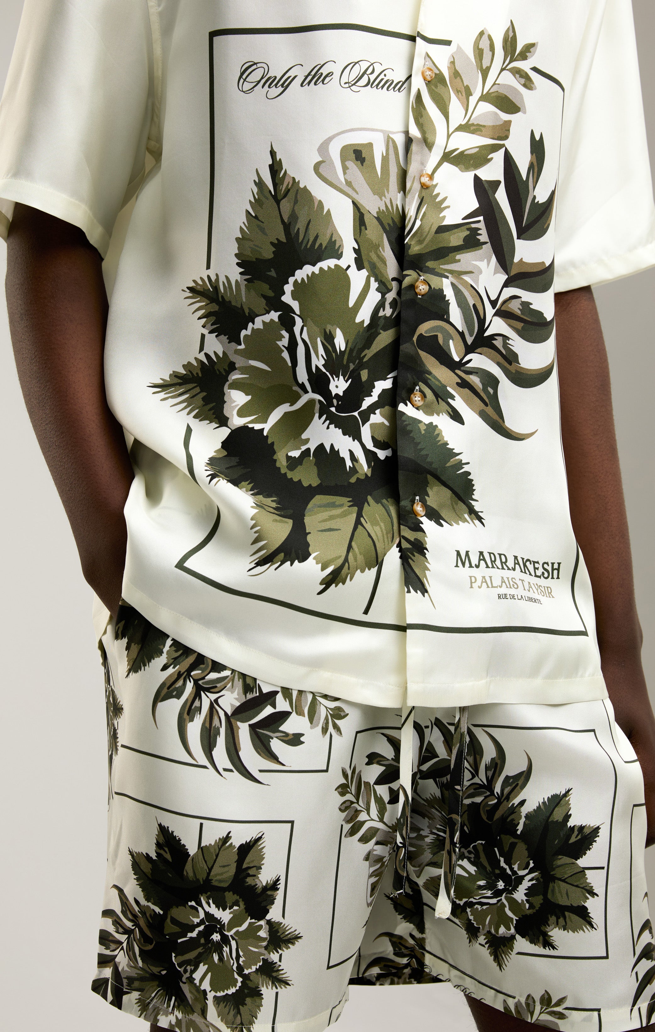 Botanische Seidenshorts