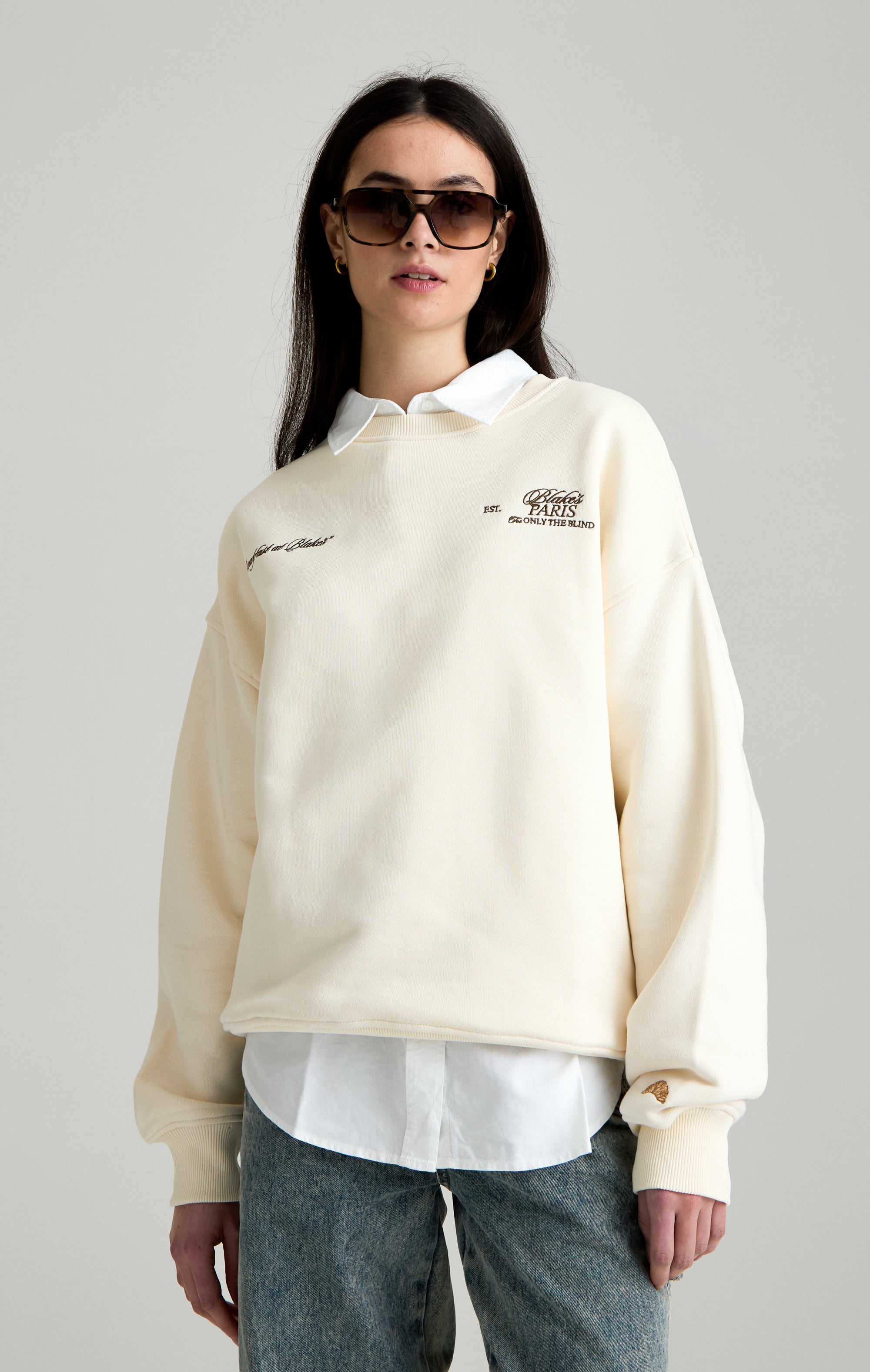Frühstück in Blakes Sweatshirt