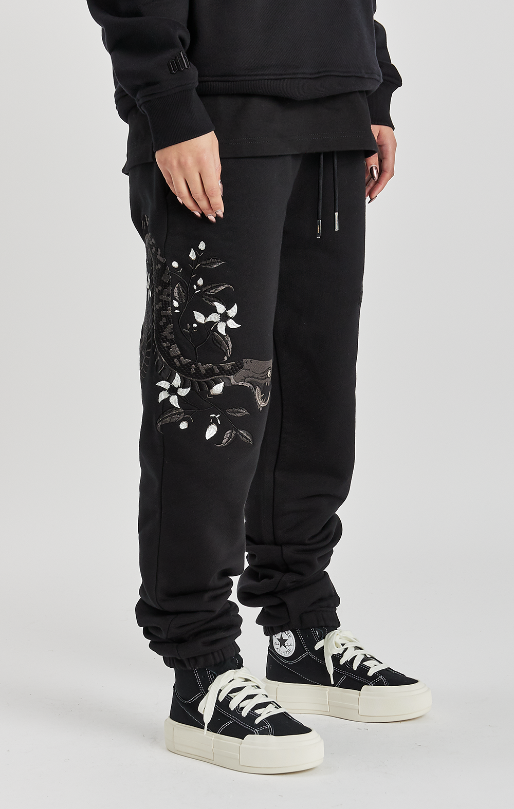 Night Python Embroidered Sweatpants - ONLY THE BLIND™