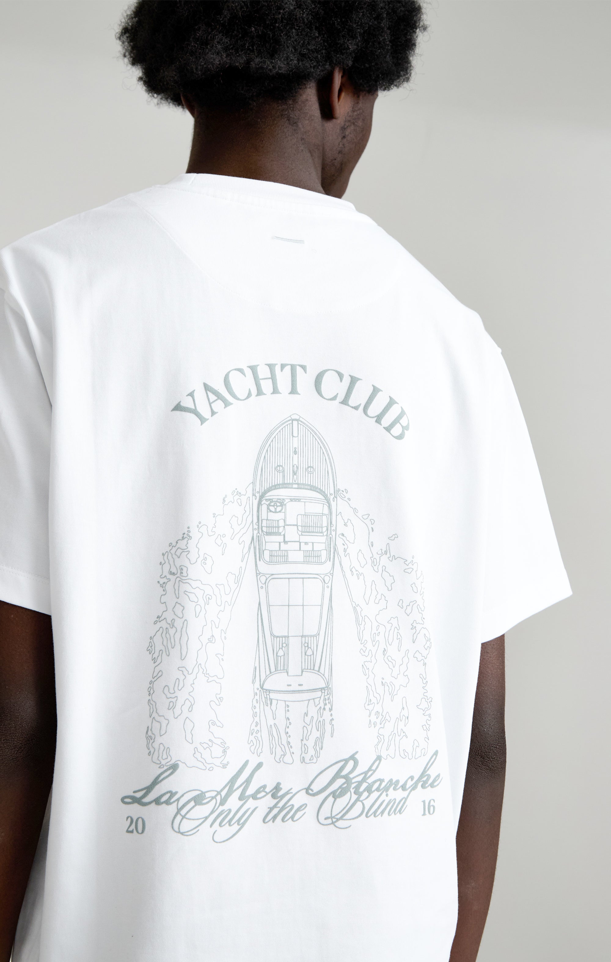 THE WHITE YACHT T-SHIRT