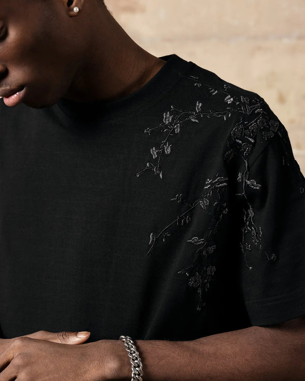 Black Blossom T-Shirt - ONLY THE BLIND™