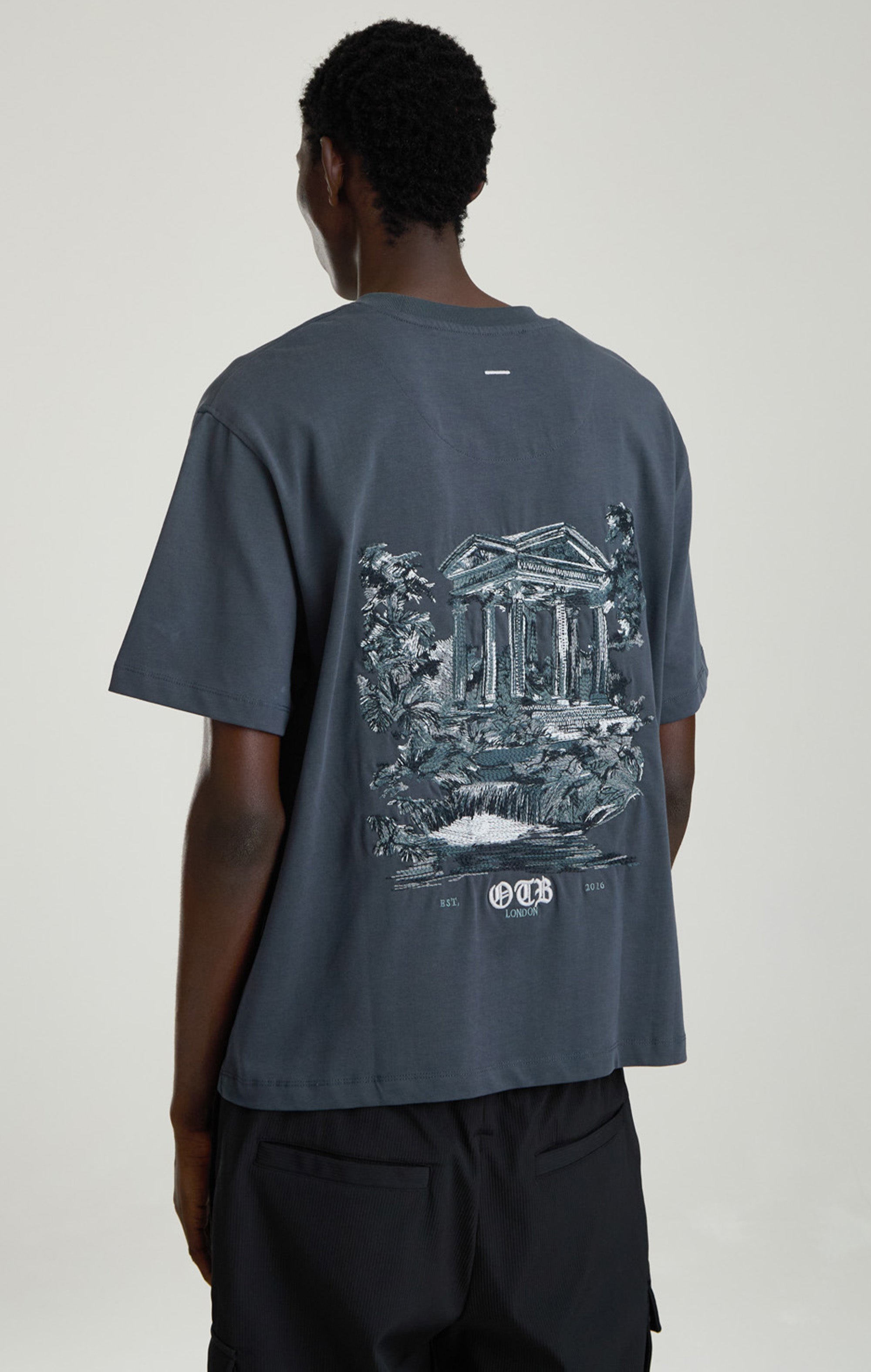 Verbotenes Wald-T-Shirt