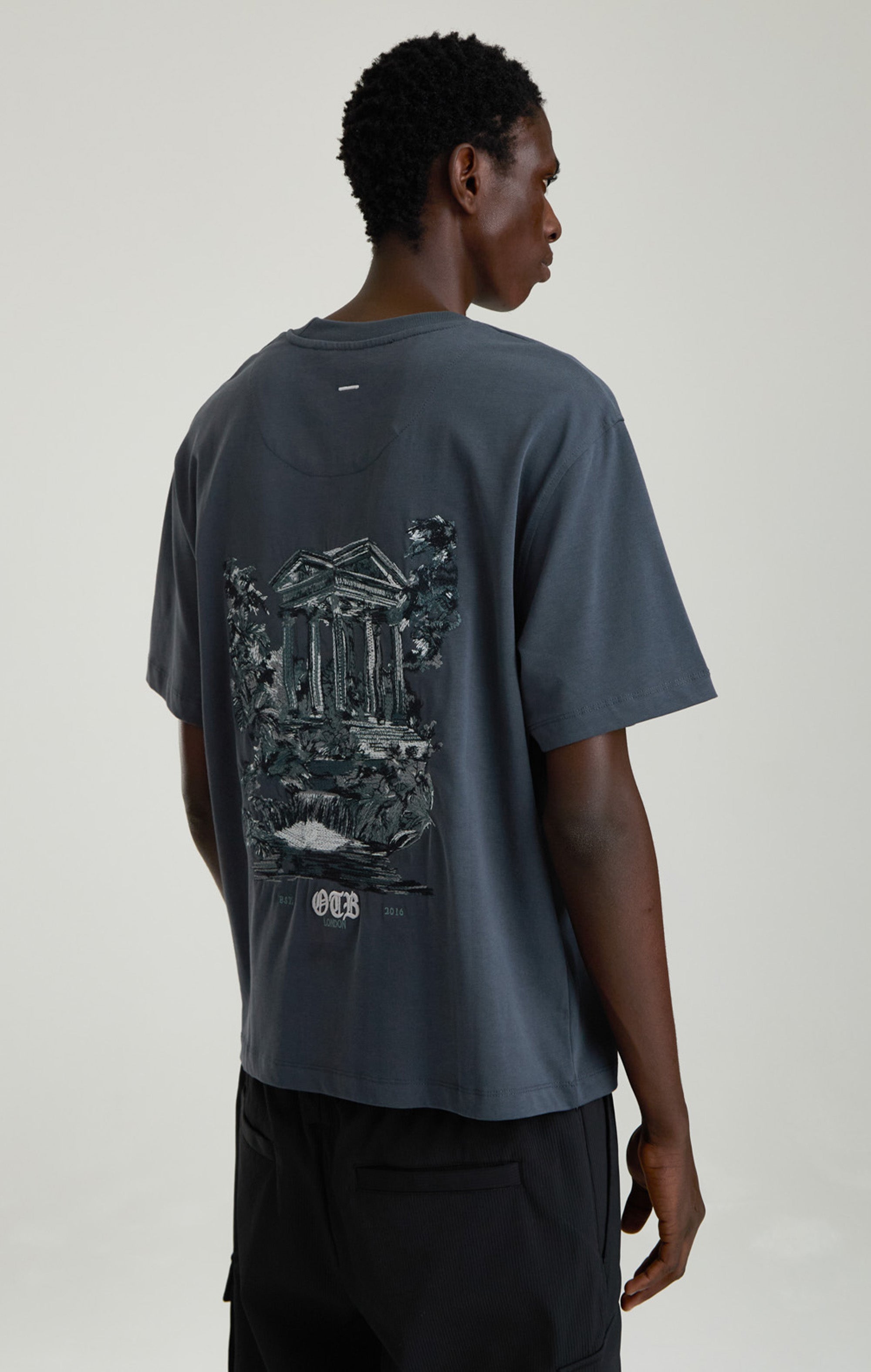 Verbotenes Wald-T-Shirt