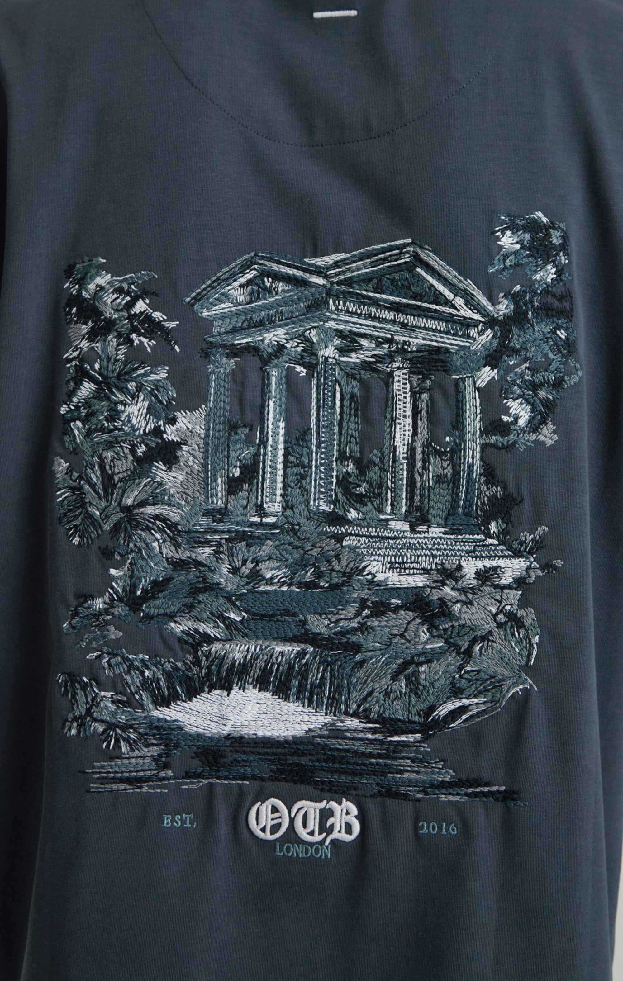 Verbotenes Wald-T-Shirt