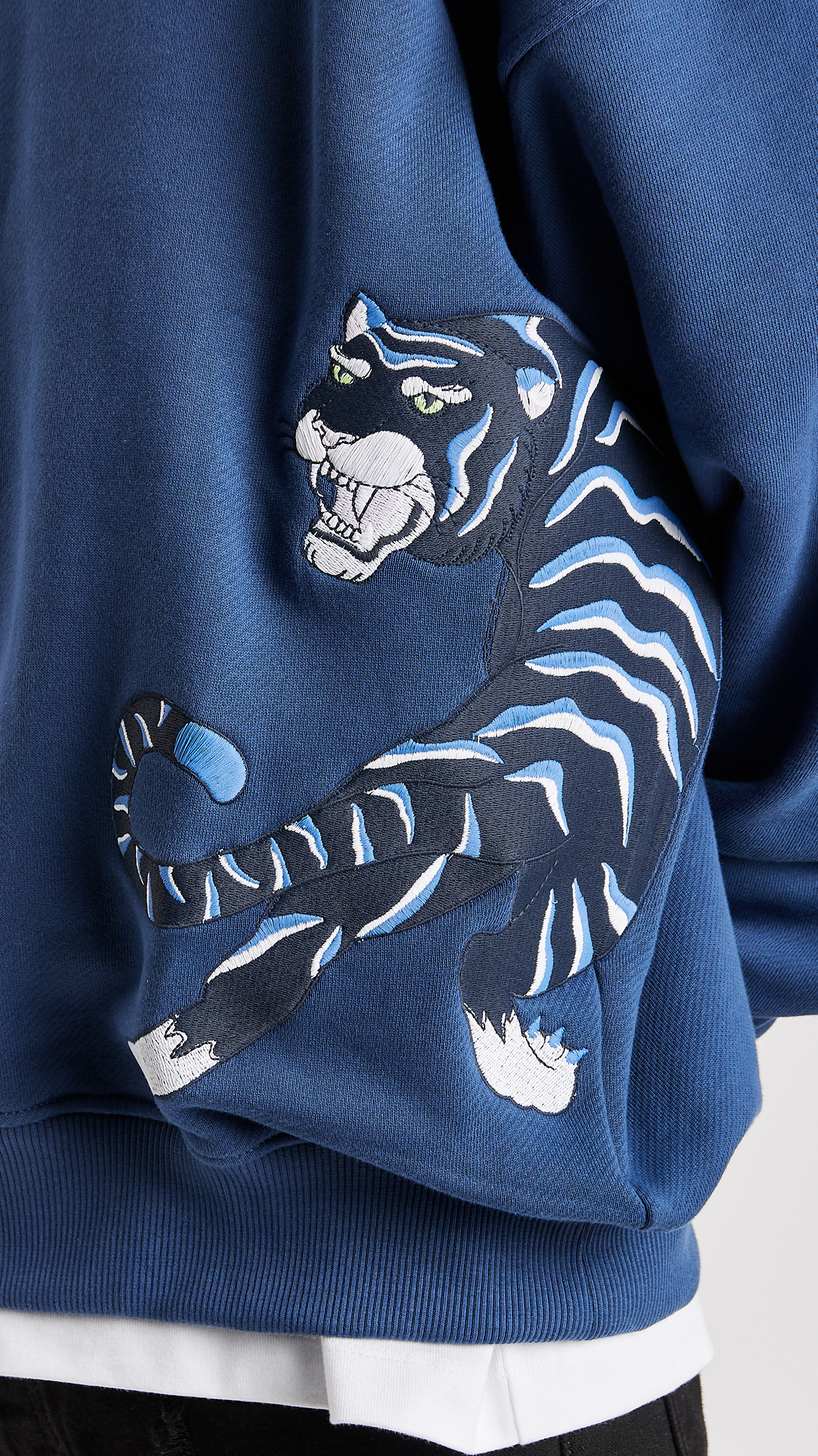 Azurblauer Tiger-Statement-Hoodie