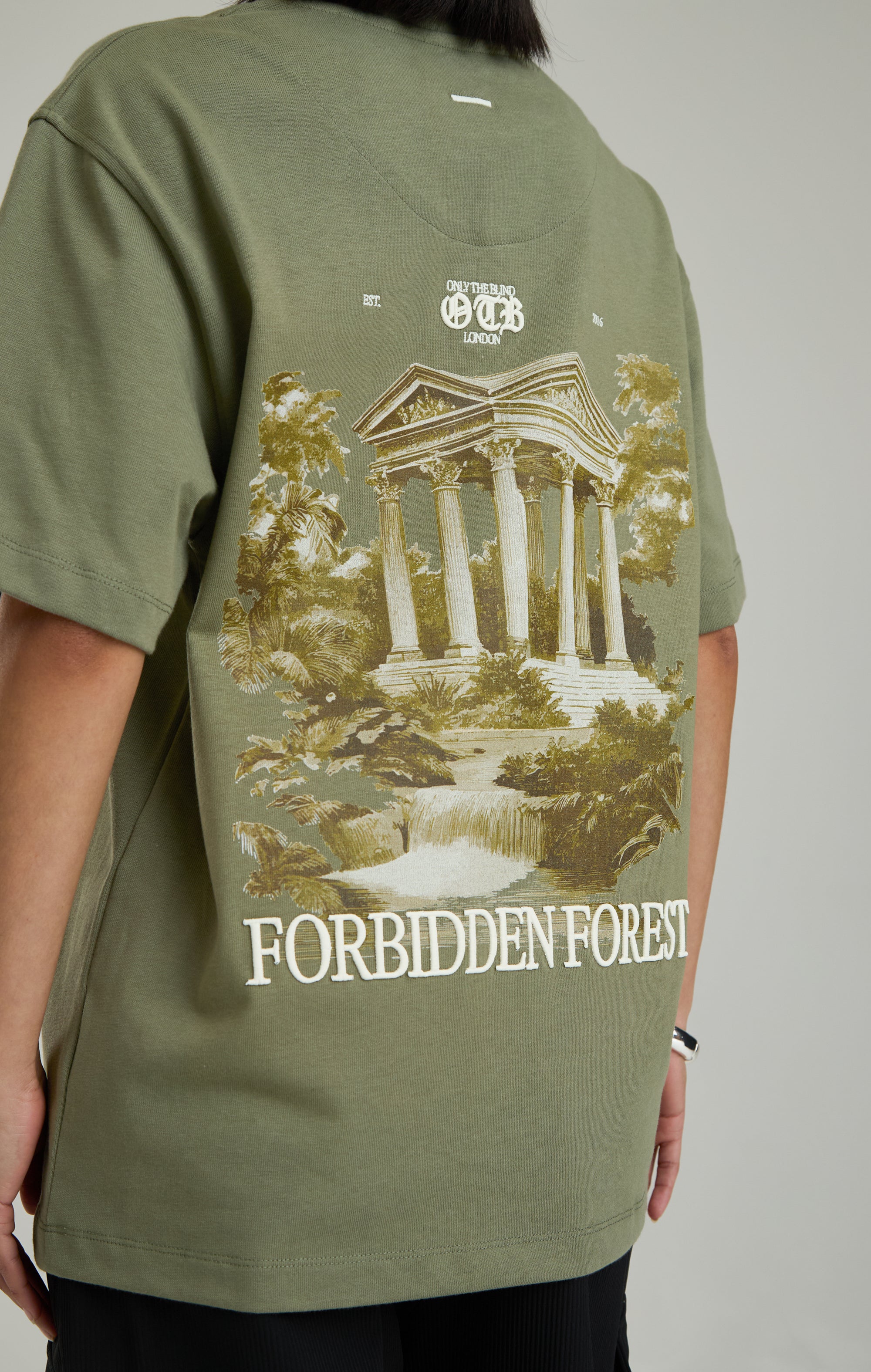 Verbotenes Wald-T-Shirt