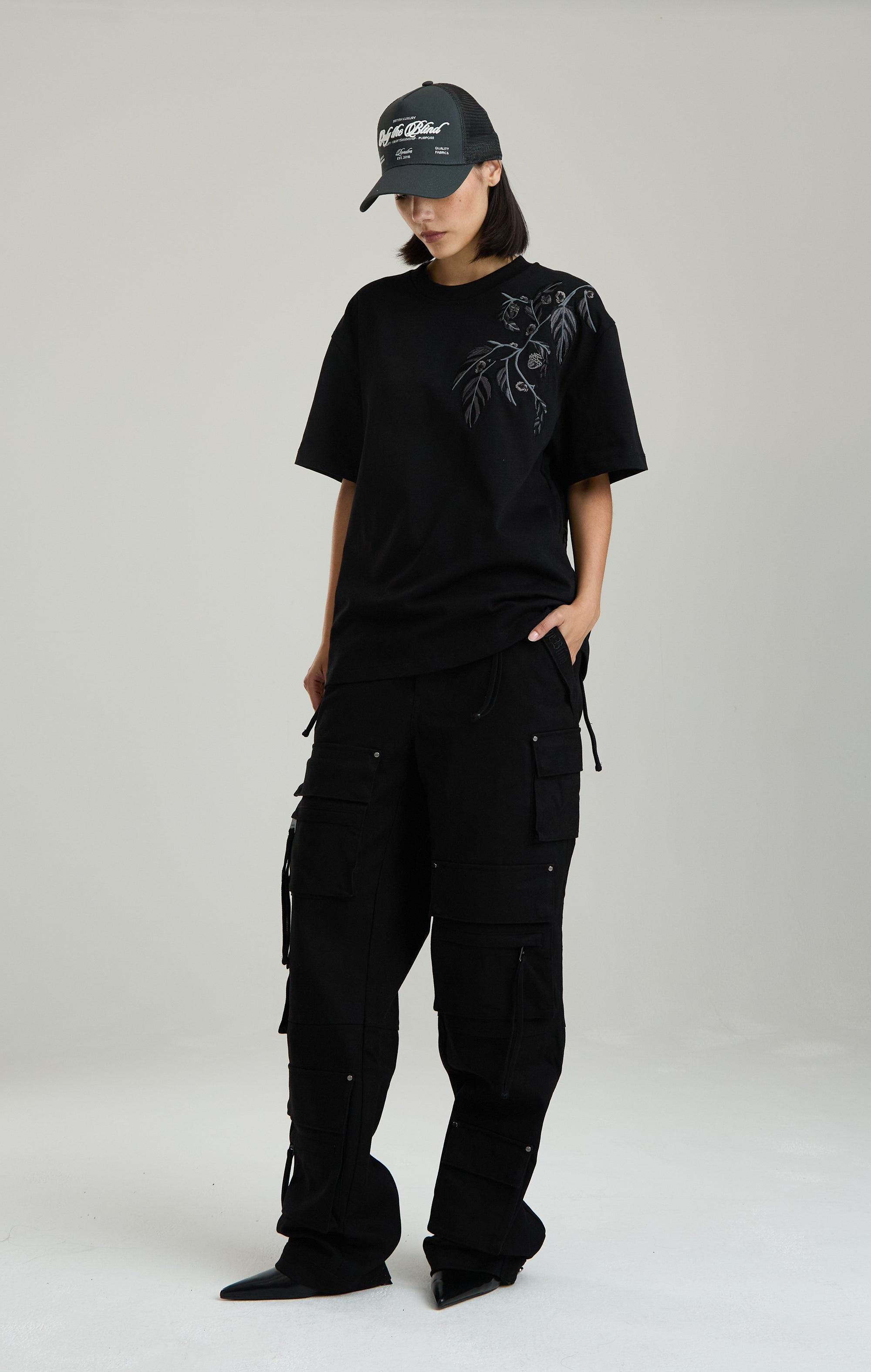 Schwarzes Eichel-T-Shirt