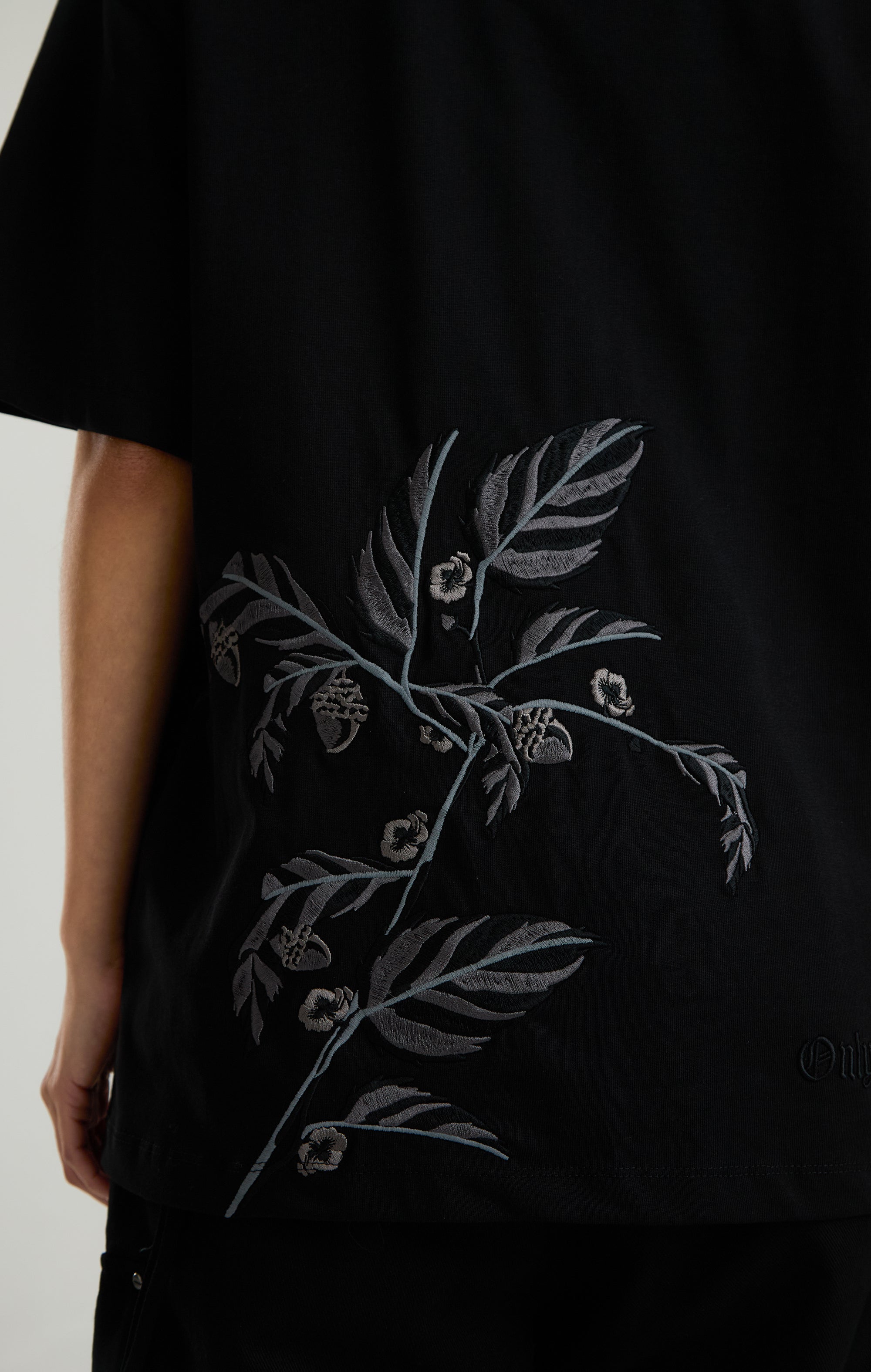 Schwarzes Eichel-T-Shirt