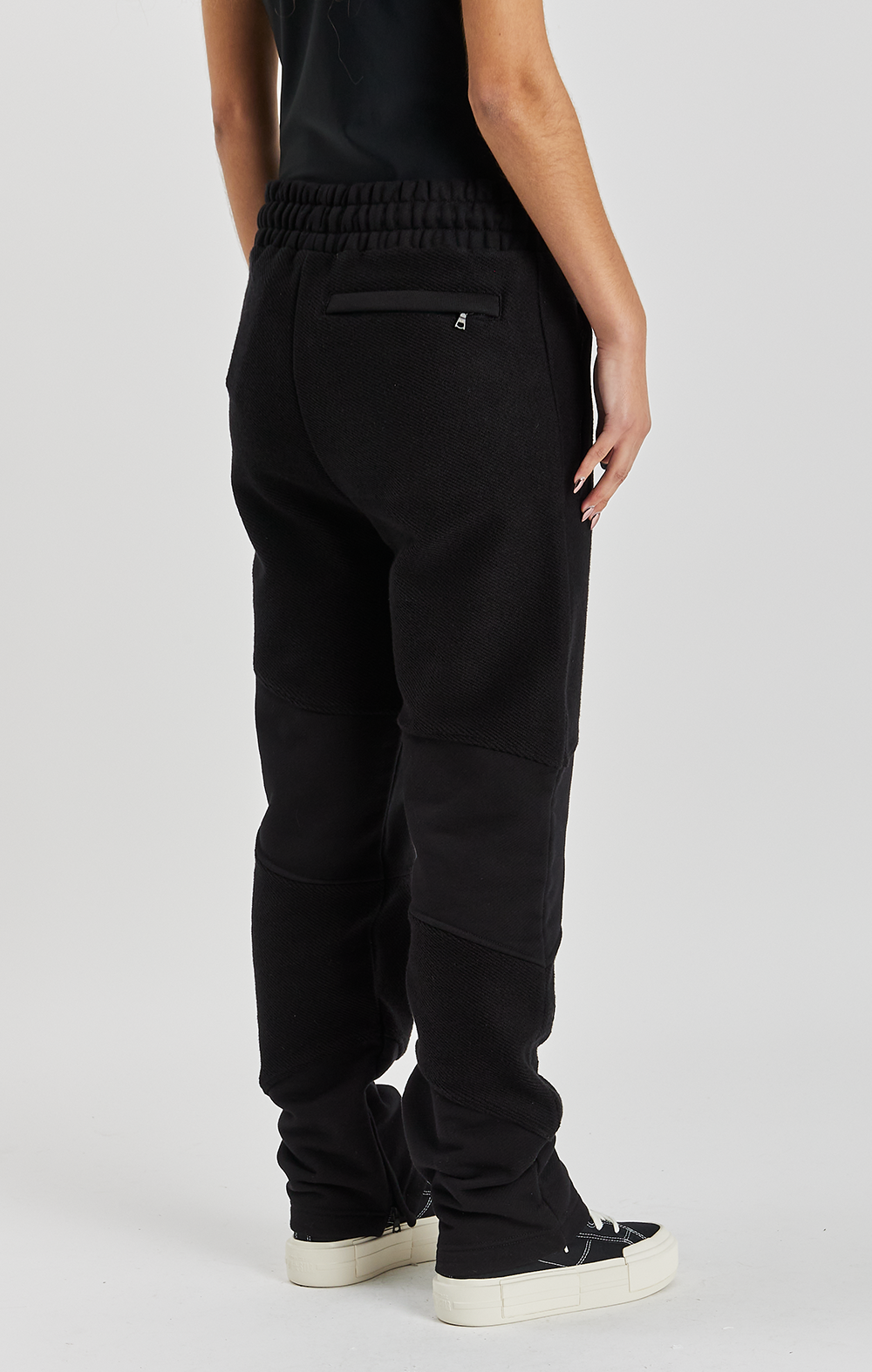 SPLIT CUT AND SEW SWEATPANTS