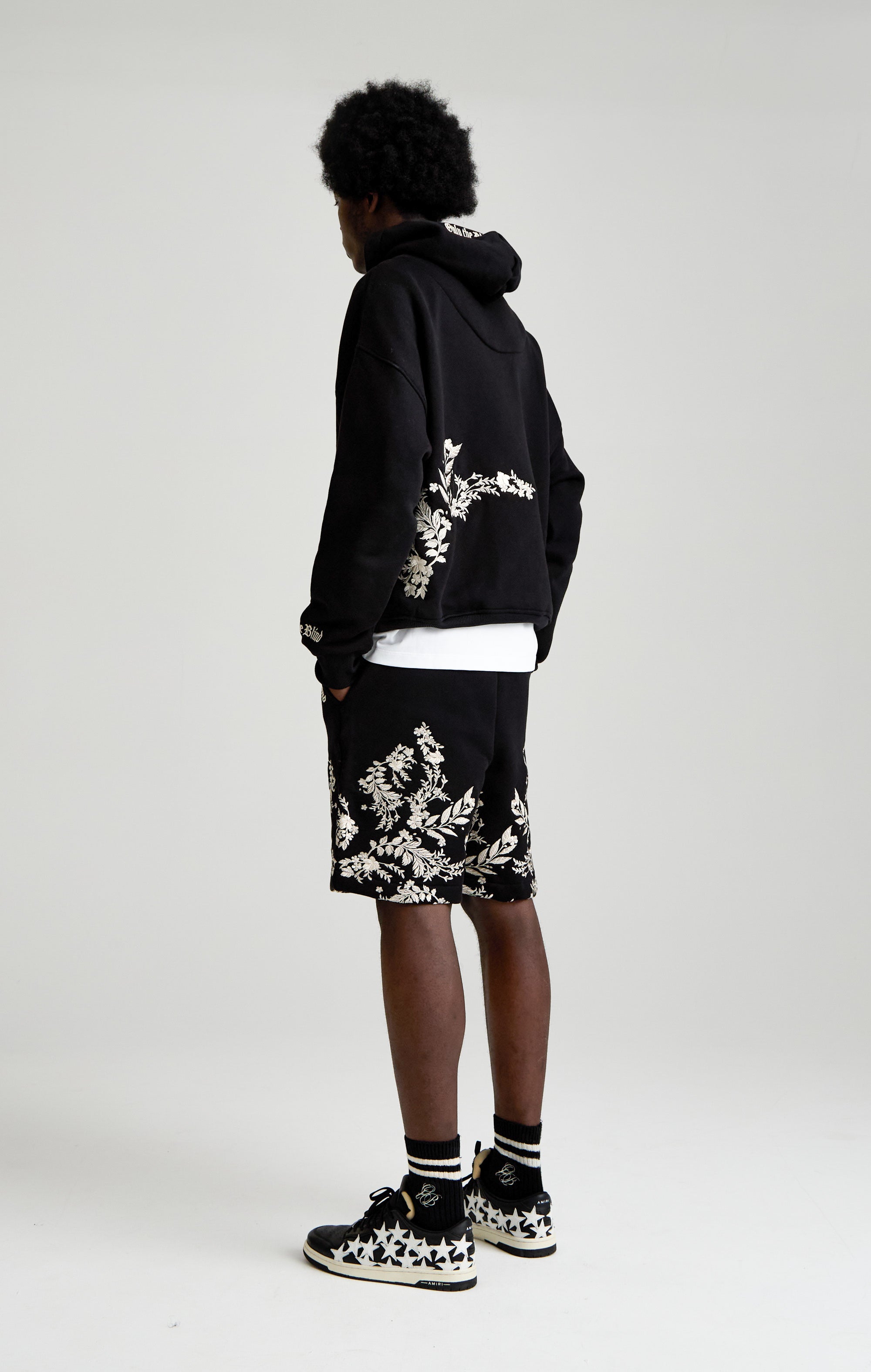 Flüstert in die Blütehaube