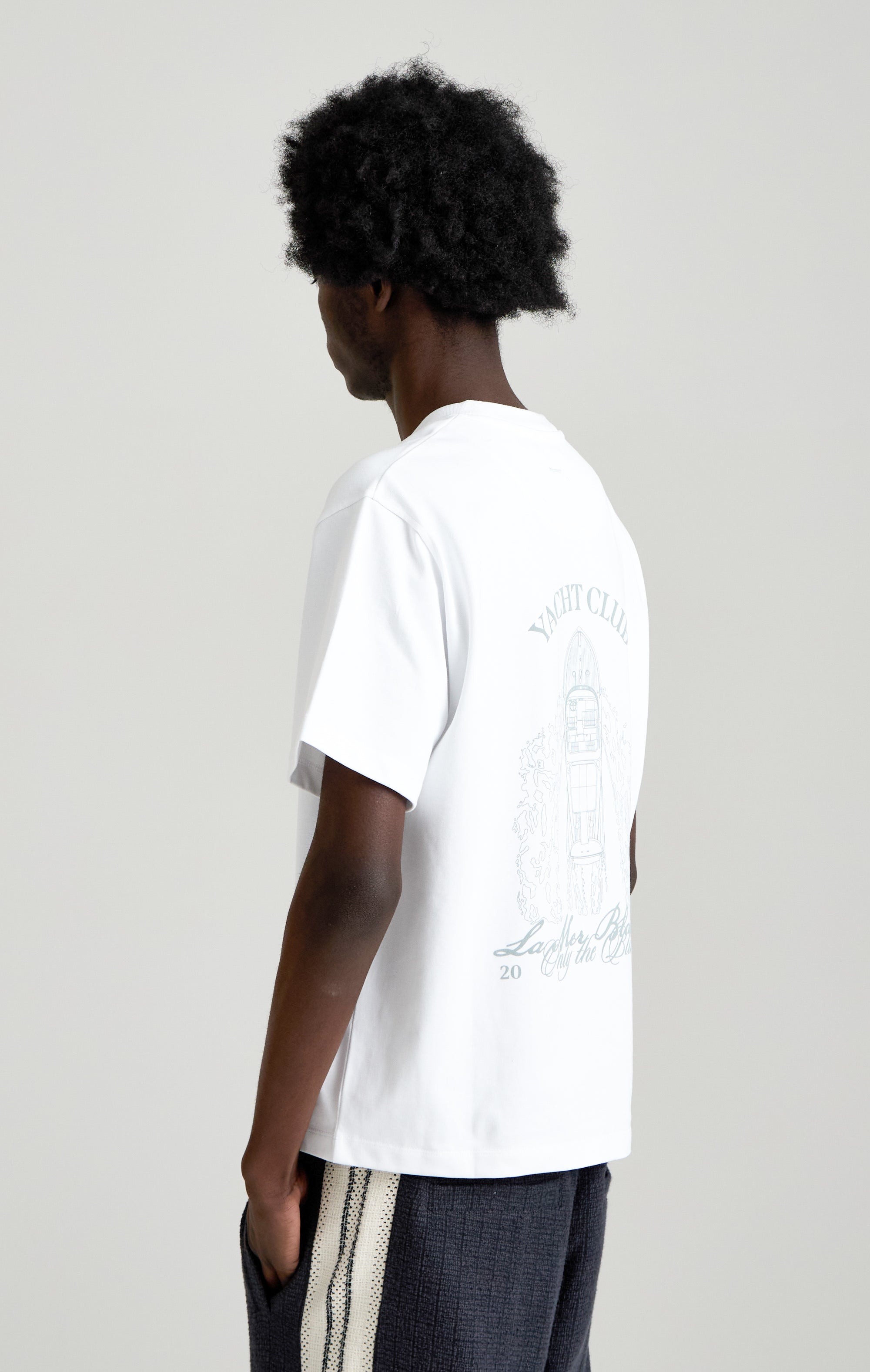 Das weiße Yacht-T-Shirt